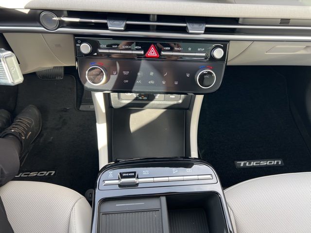 Vehicle image 12 of 23