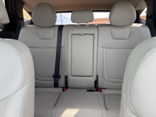 Vehicle image 9 of 23