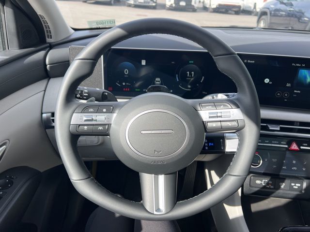 Vehicle image 17 of 23