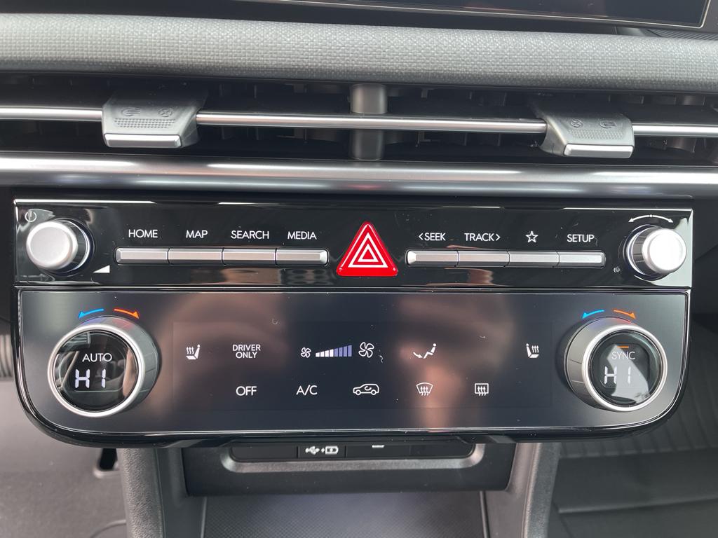 Vehicle image 20 of 40