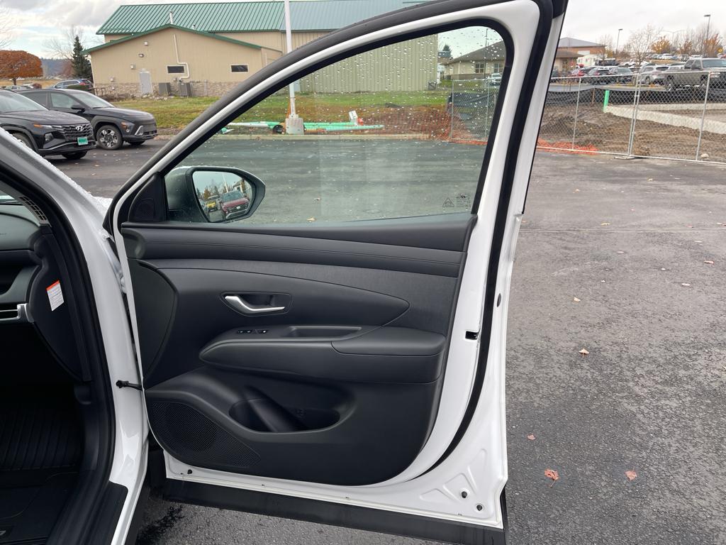 Vehicle image 39 of 40