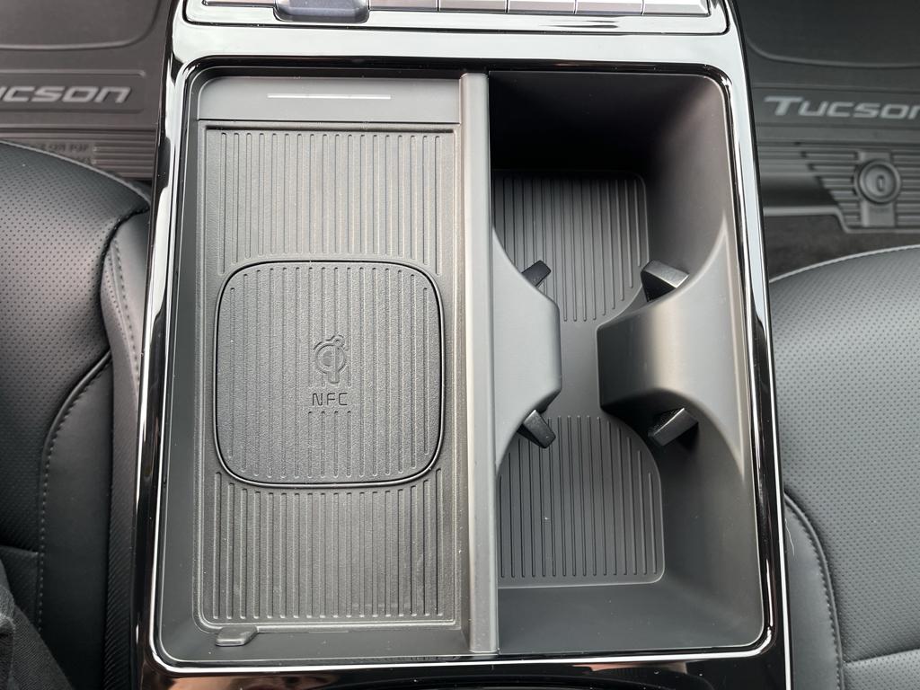 Vehicle image 23 of 40