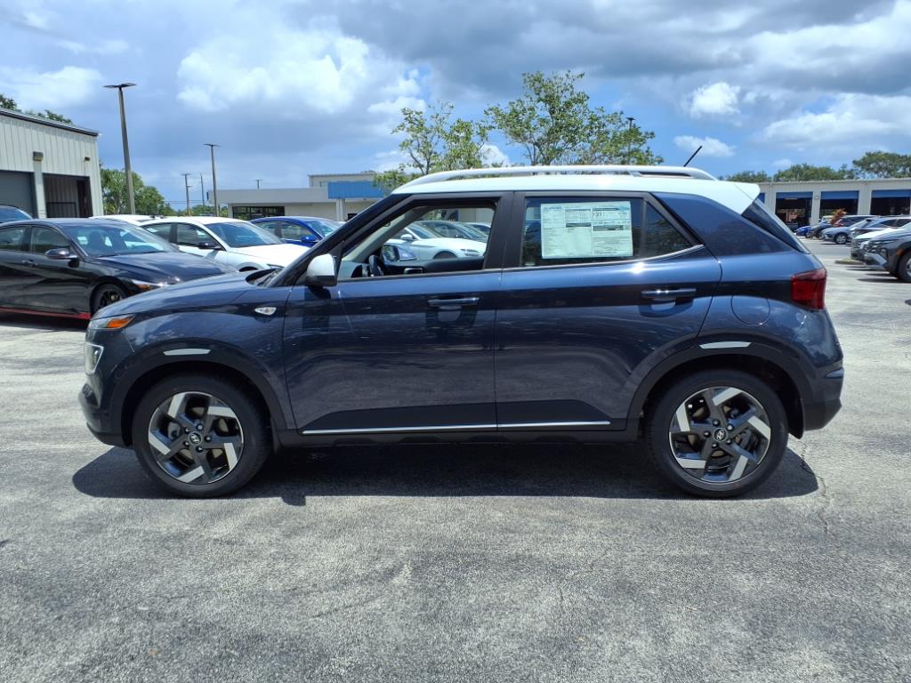 Vehicle image 8 of 32