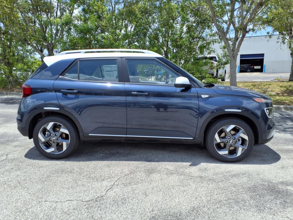 Vehicle image 4 of 32