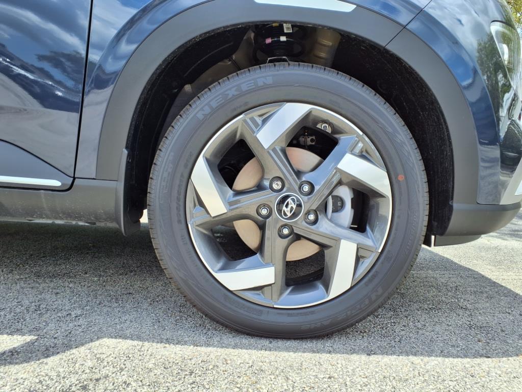 Vehicle image 9 of 32