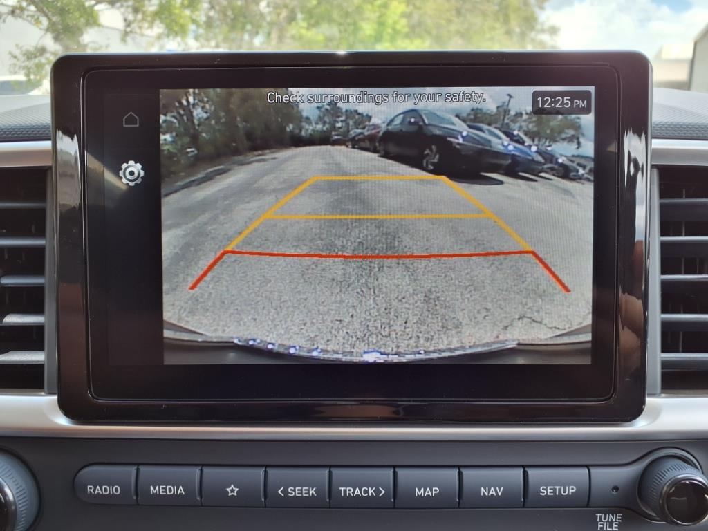 Vehicle image 22 of 32