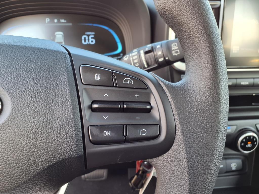 Vehicle image 26 of 31
