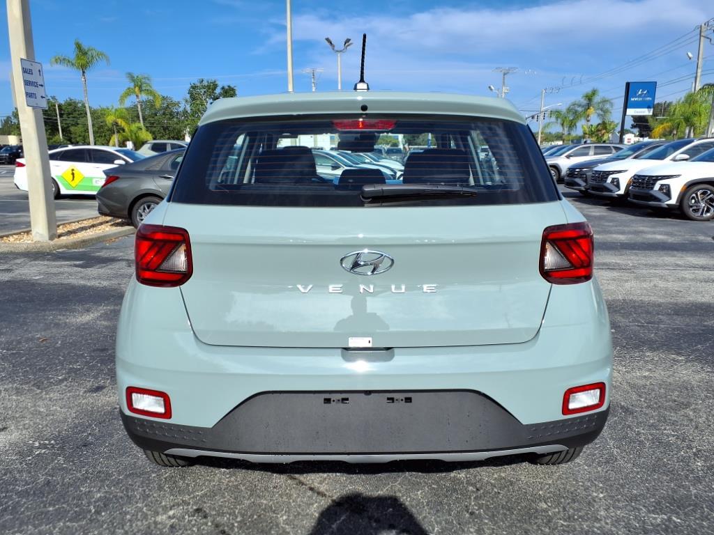 Vehicle image 7 of 31