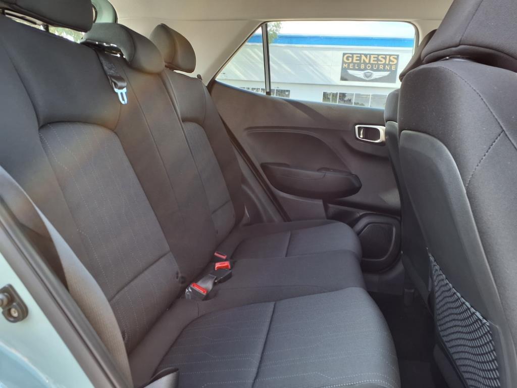 Vehicle image 15 of 31