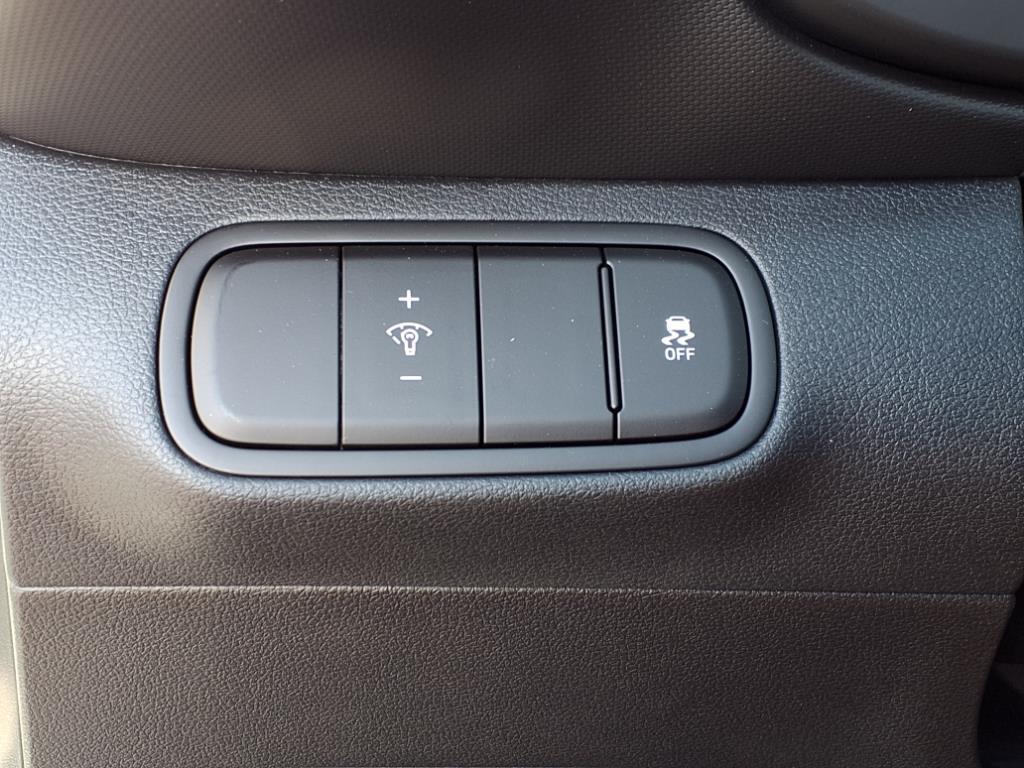 Vehicle image 28 of 31