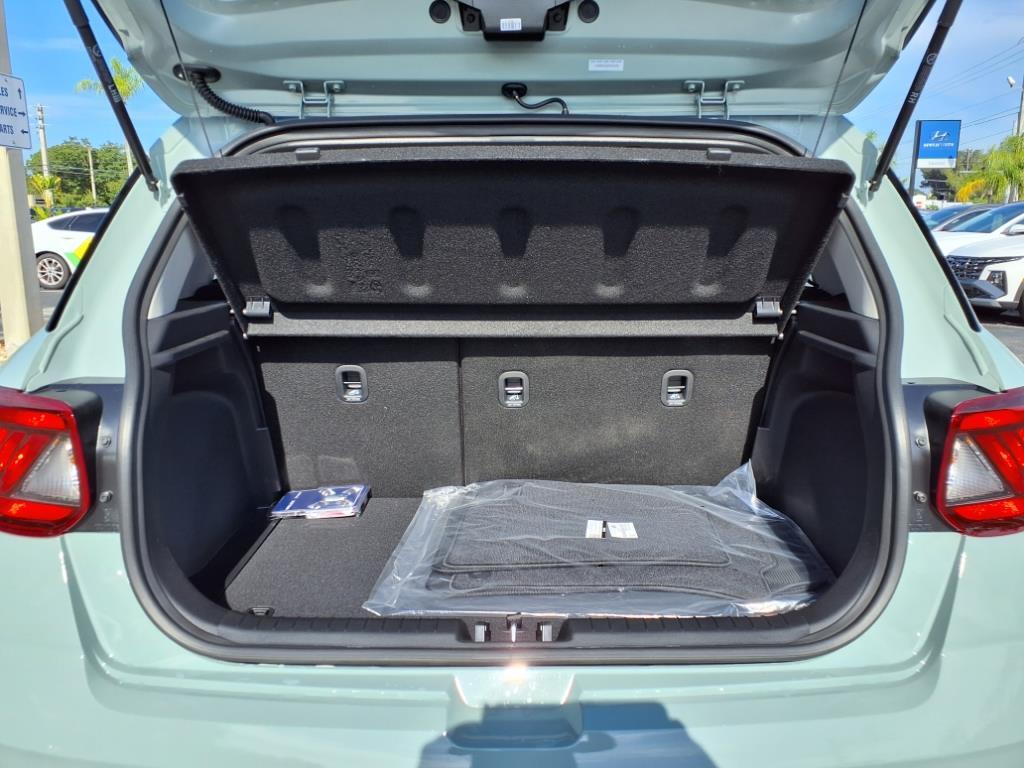 Vehicle image 11 of 31