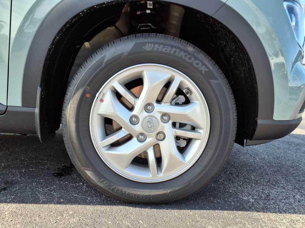 Vehicle image 10 of 31