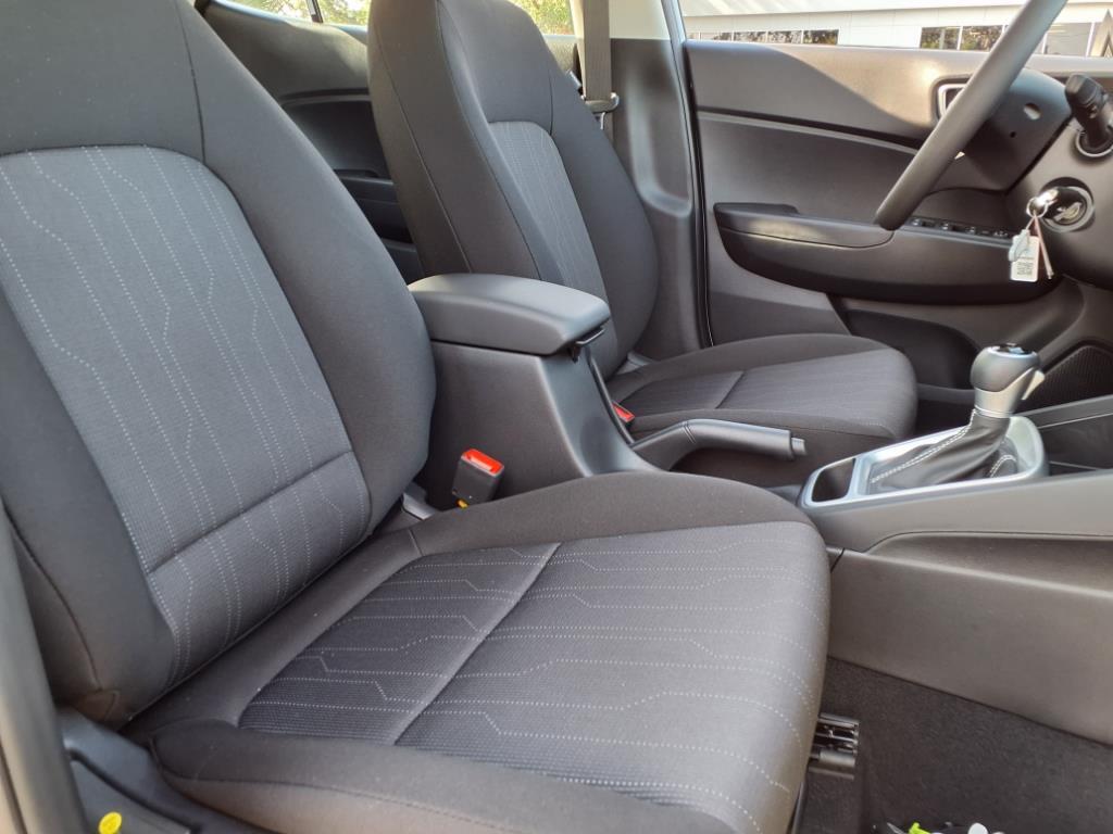 Vehicle image 14 of 31