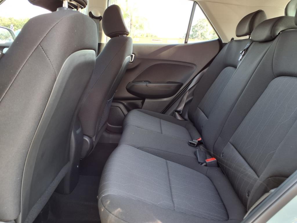 Vehicle image 13 of 31