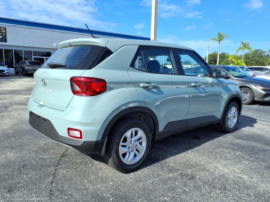 Vehicle image 6 of 31