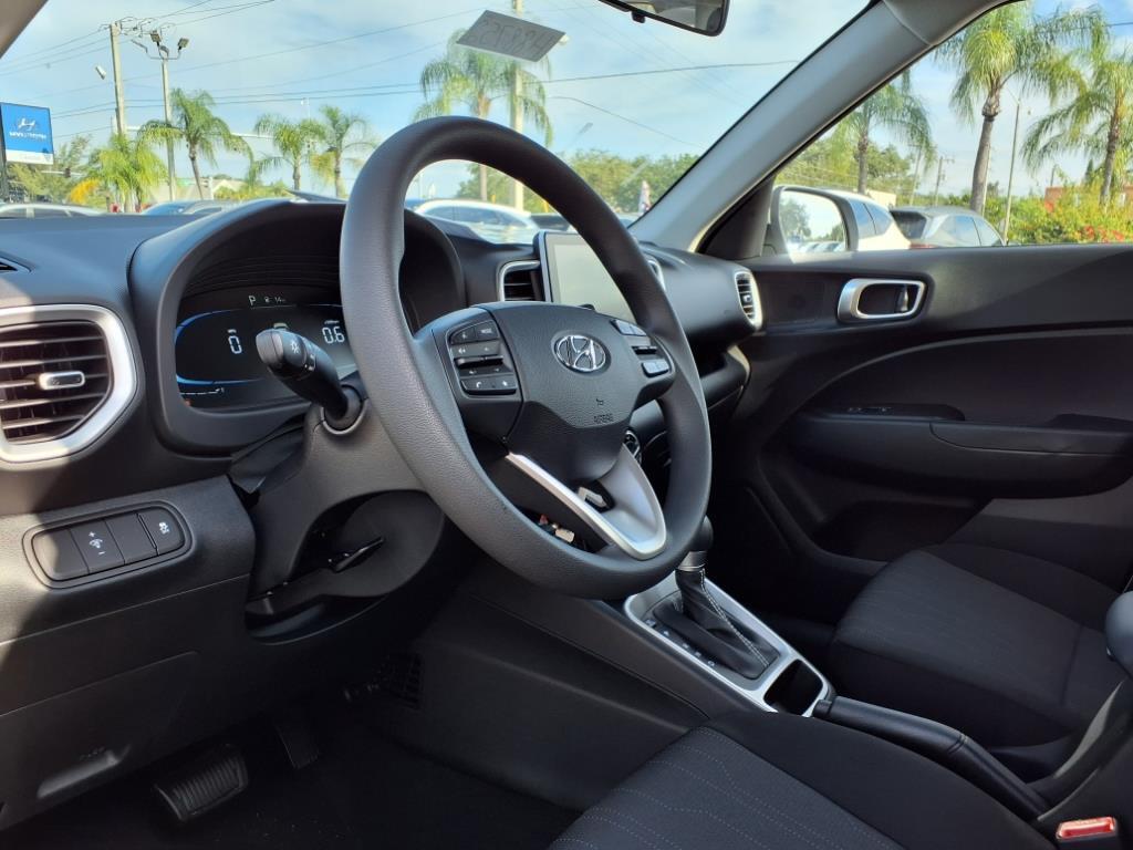 Vehicle image 18 of 31