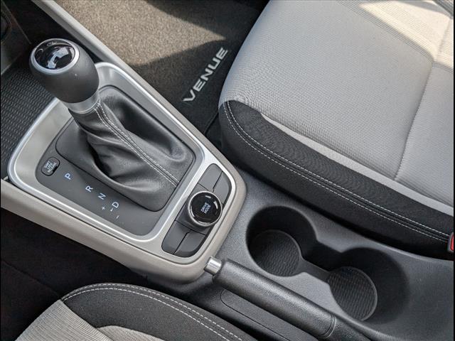 2025 Hyundai Venue SEL Image 12 of 22