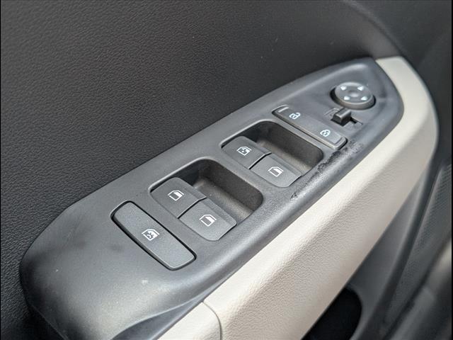 2025 Hyundai Venue SEL Image 15 of 22