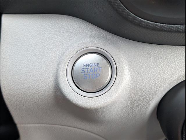 2025 Hyundai Venue SEL Image 16 of 22