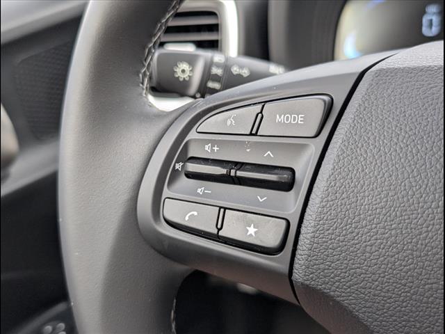 2025 Hyundai Venue SEL Image 13 of 22
