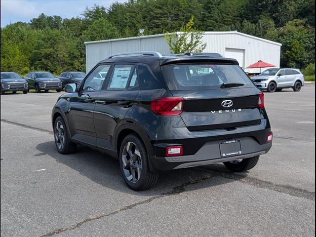 2025 Hyundai Venue SEL Image 6 of 22