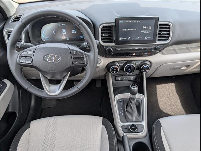 2025 Hyundai Venue SEL Image 10 of 22