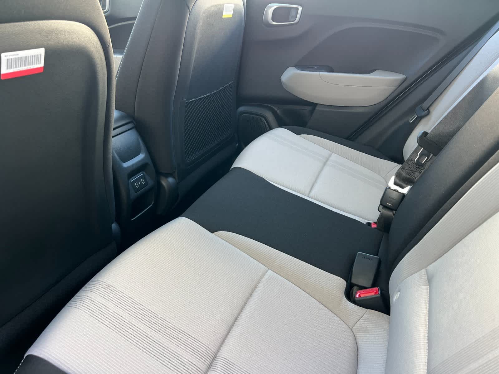 2025 Hyundai Venue SEL Image 12 of 34