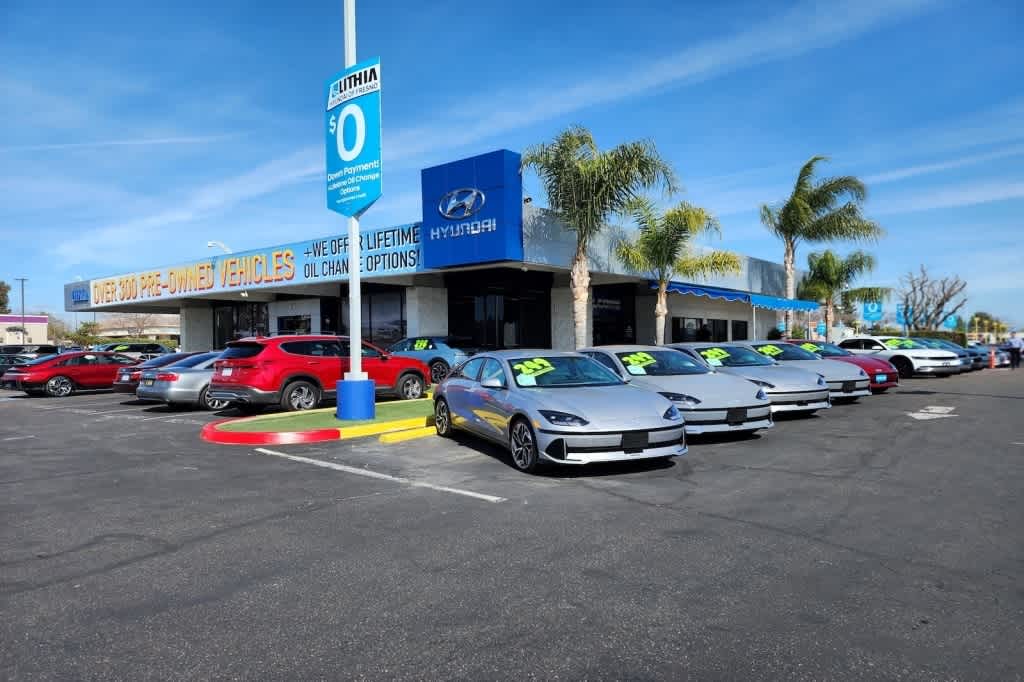 2025 Hyundai Venue SEL Image 28 of 34