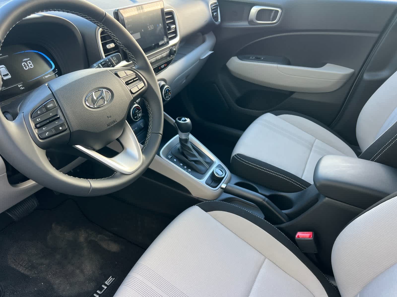 2025 Hyundai Venue SEL Image 30 of 34