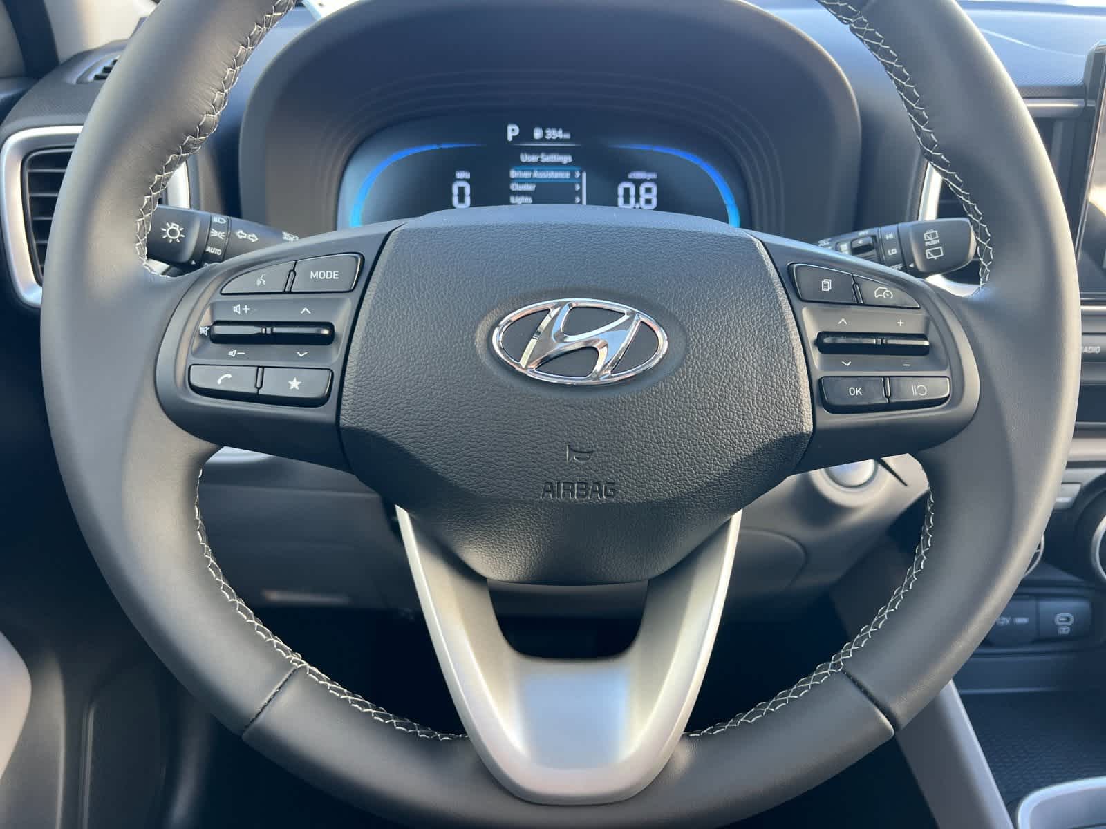 2025 Hyundai Venue SEL Image 14 of 34
