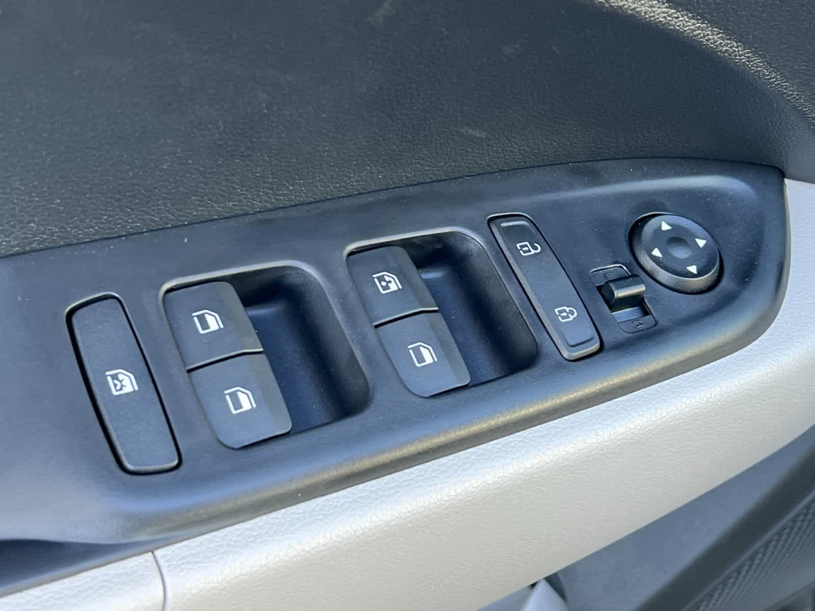 2025 Hyundai Venue SEL Image 33 of 34