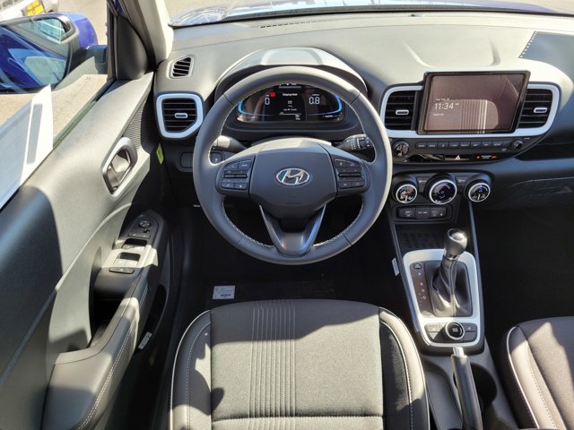 2025 Hyundai Venue Limited Image 7 of 10