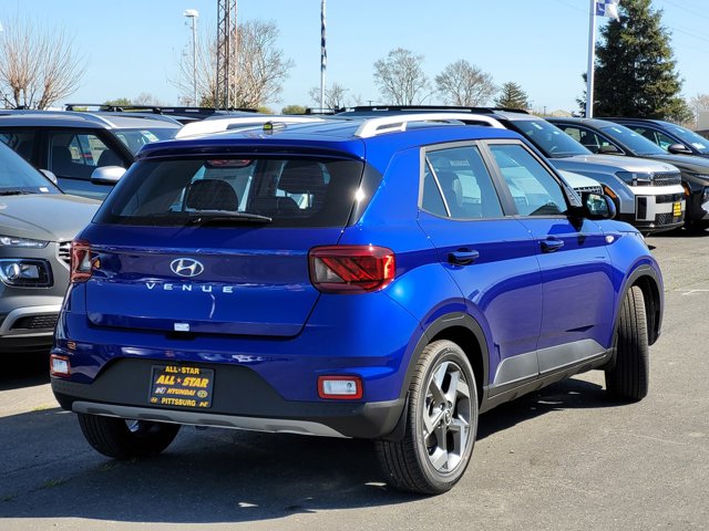 2025 Hyundai Venue Limited Image 3 of 10