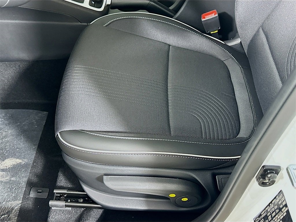2025 Hyundai Venue Limited Image 17 of 21