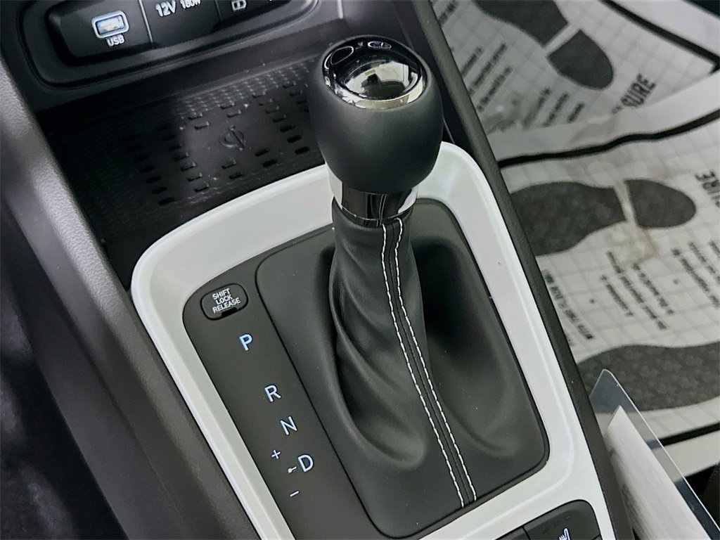 2025 Hyundai Venue Limited Image 15 of 21