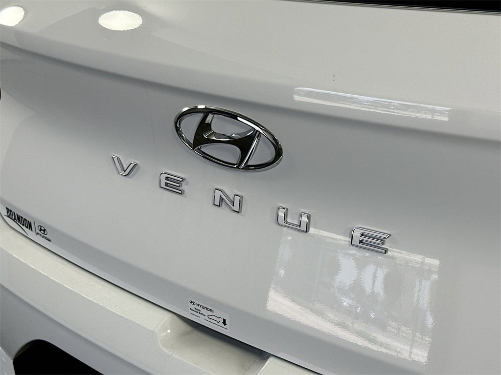 2025 Hyundai Venue Limited Image 18 of 21