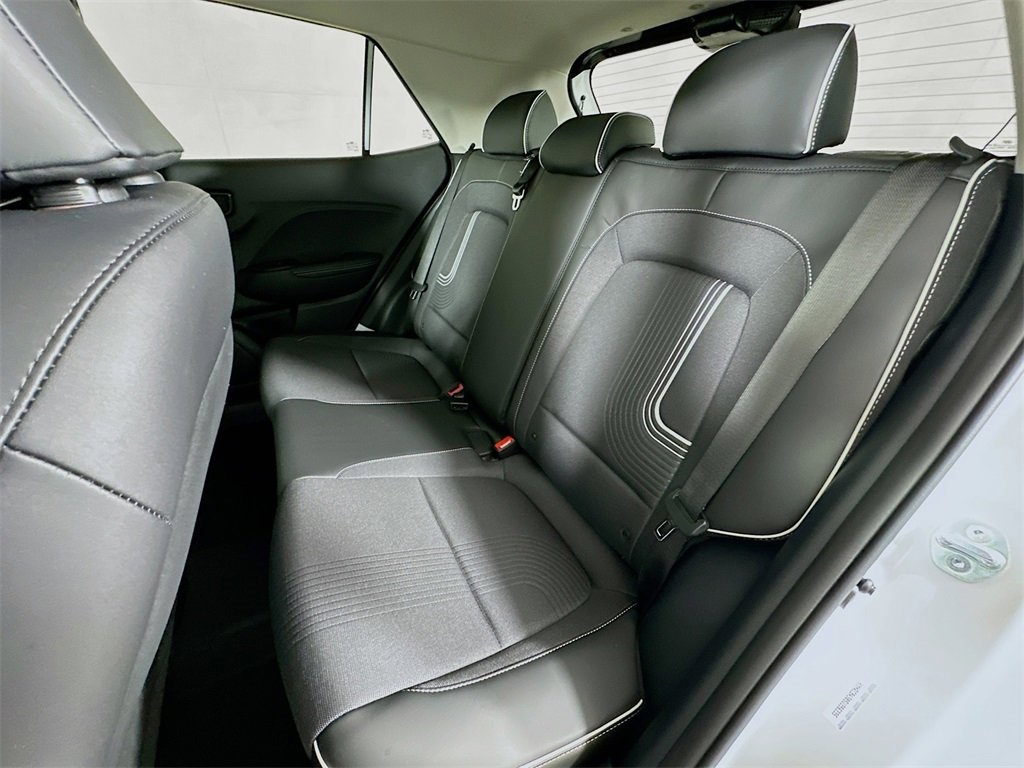 2025 Hyundai Venue Limited Image 7 of 21