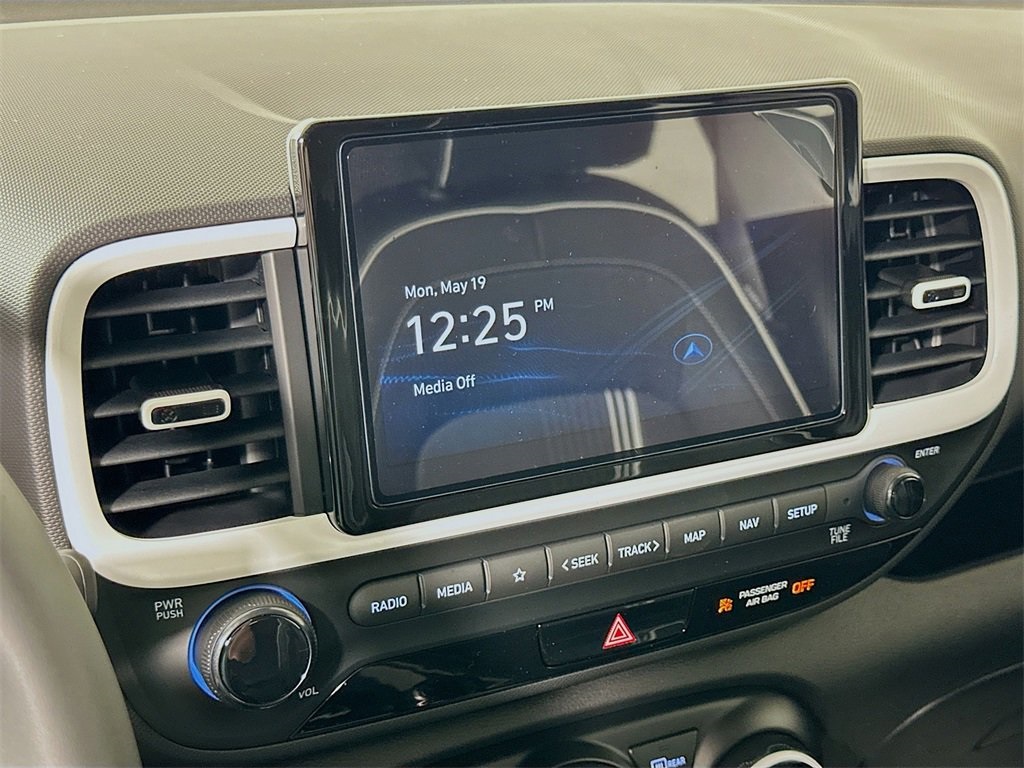 2025 Hyundai Venue Limited Image 14 of 21