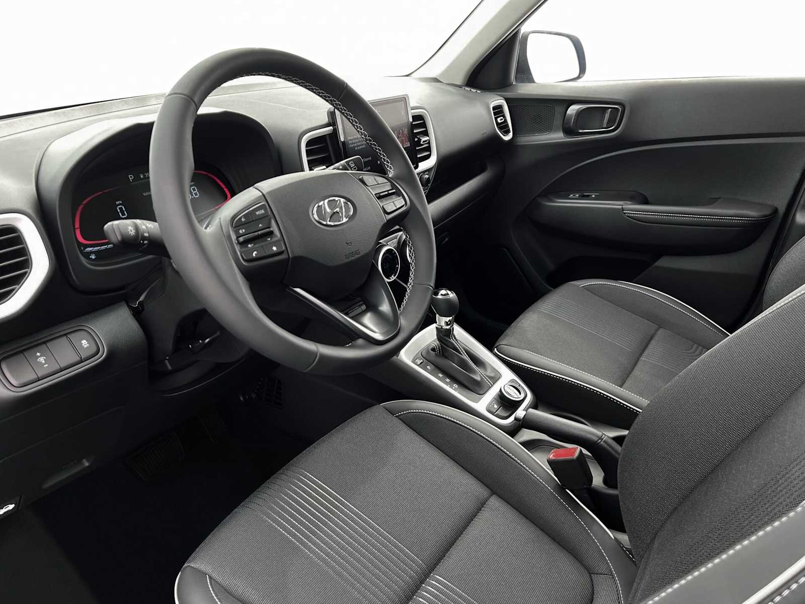 2025 Hyundai Venue Limited Image 16 of 19