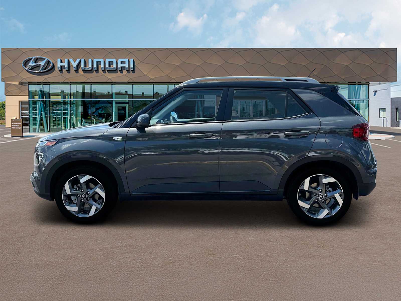 2025 Hyundai Venue Limited Image 12 of 19