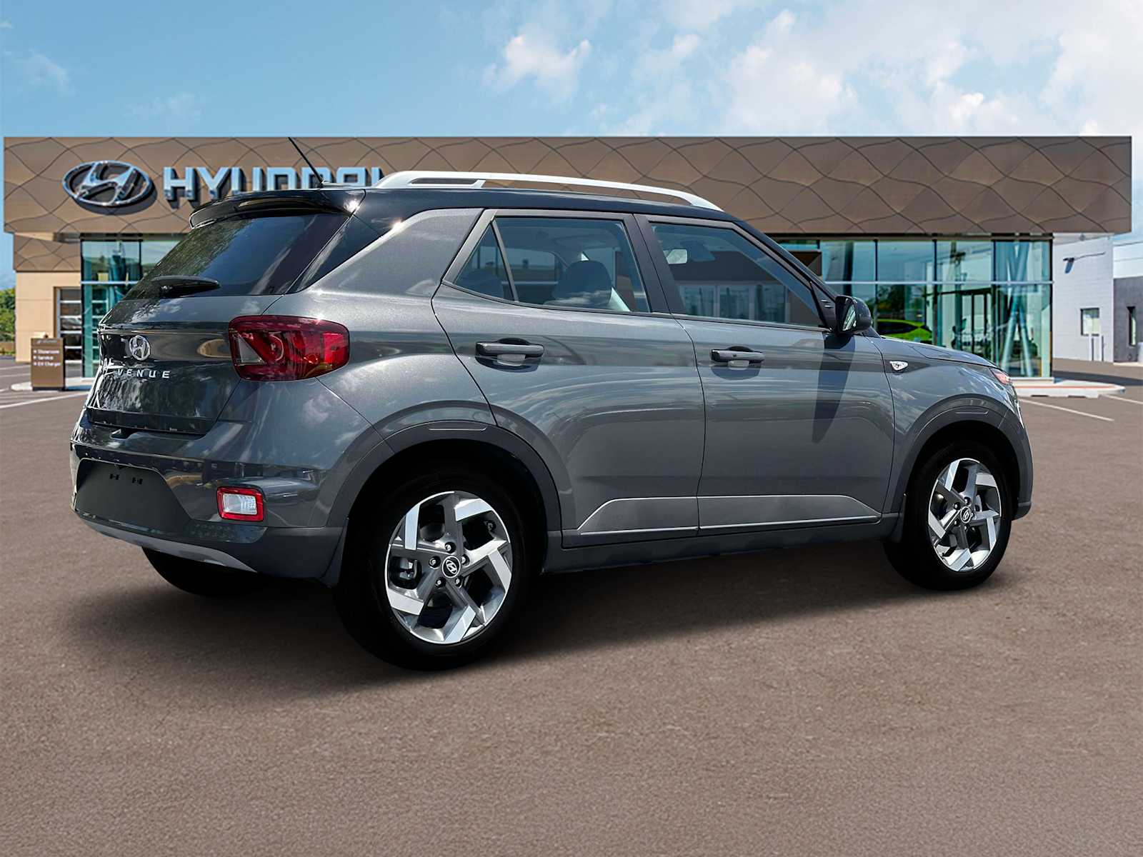 2025 Hyundai Venue Limited Image 8 of 19