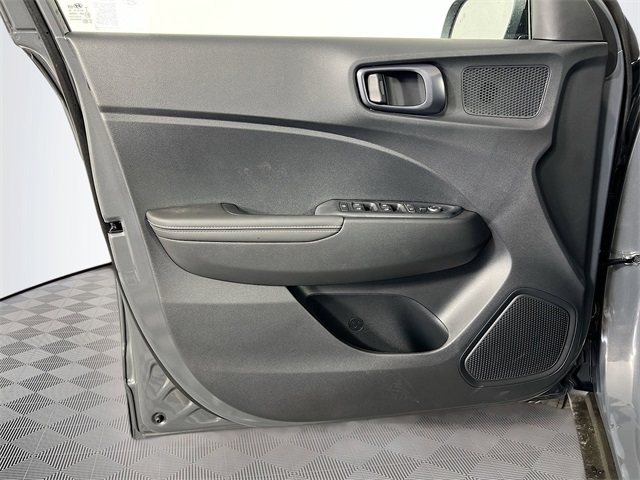 2025 Hyundai Venue Limited Image 25 of 34