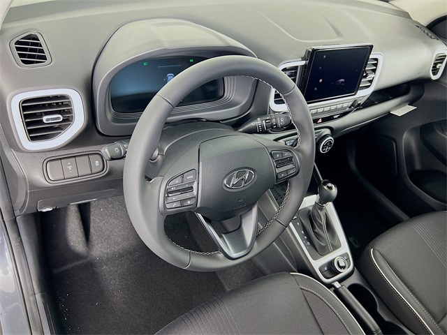 2025 Hyundai Venue Limited Image 15 of 34