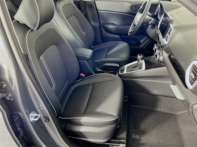 2025 Hyundai Venue Limited Image 11 of 34