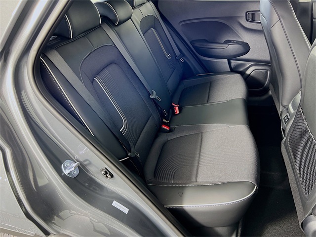2025 Hyundai Venue Limited Image 12 of 34