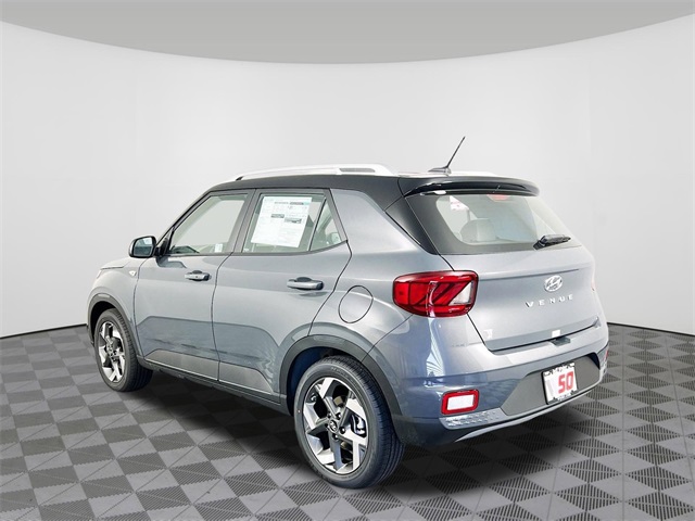 2025 Hyundai Venue Limited Image 7 of 34