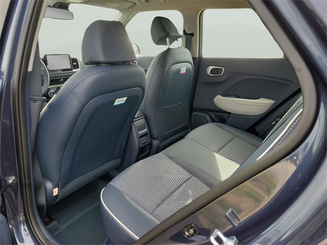 2025 Hyundai Venue Limited Image 8 of 31