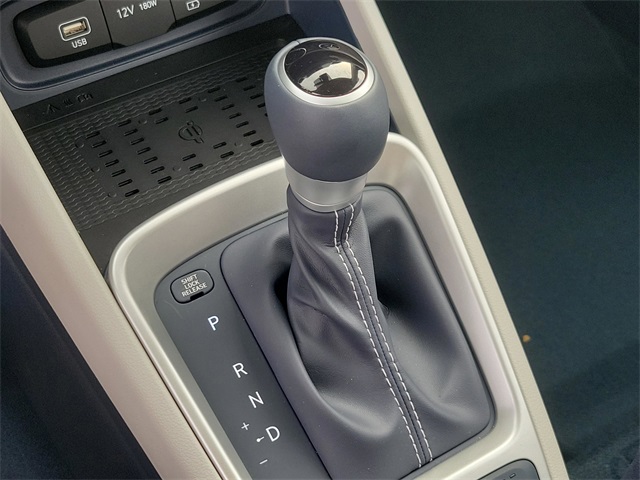 2025 Hyundai Venue Limited Image 17 of 31