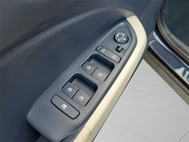 2025 Hyundai Venue Limited Image 20 of 31