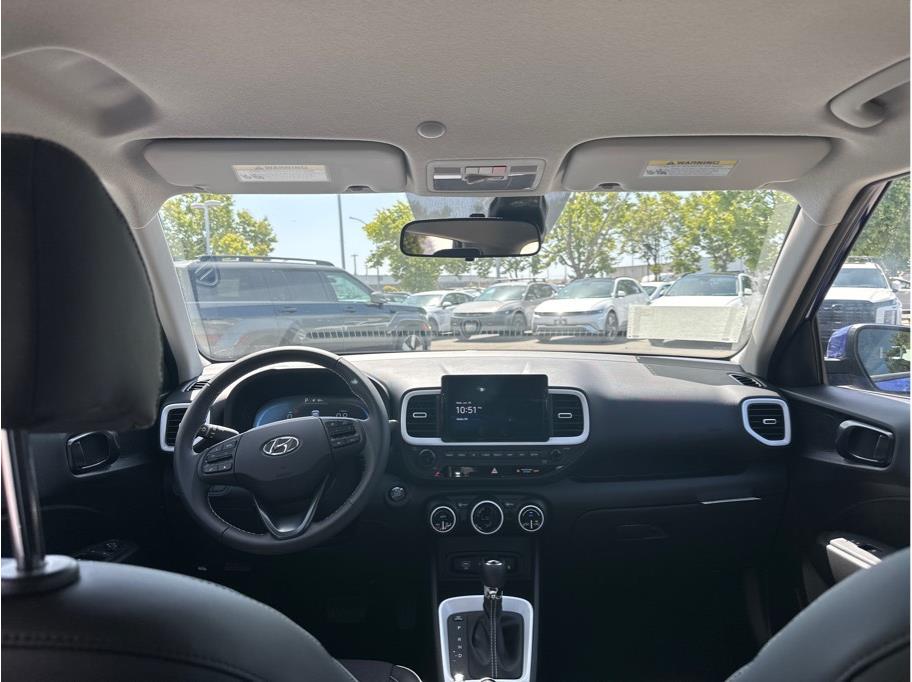 Vehicle image 12 of 23